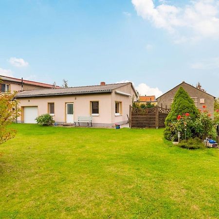 Idyllic Bungalow In Pepelow With Garden Exterior foto